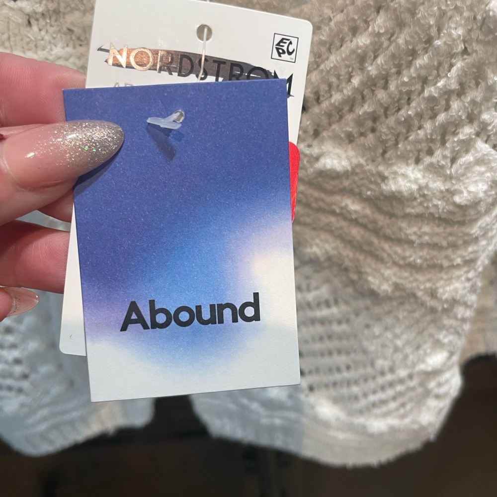 NWT—-Abound Cream Knit Crop Top - Picture 2 of 8